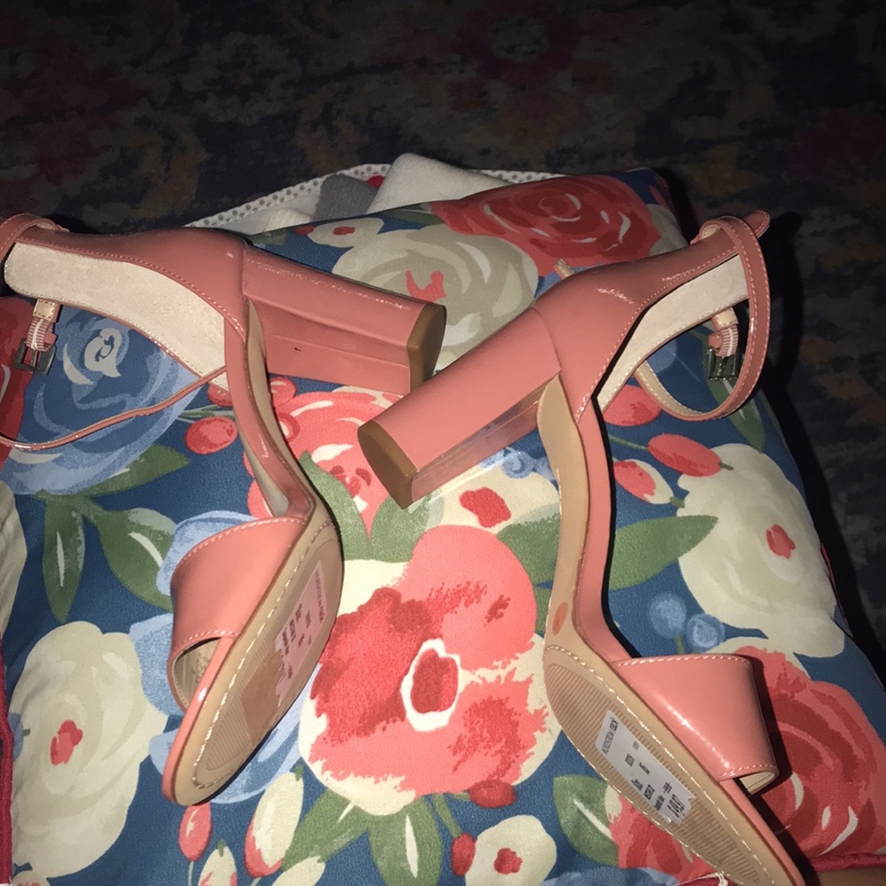 NWT Vince Camuto Corlina Ankle Strap Block Heel - Picture 6 of 9